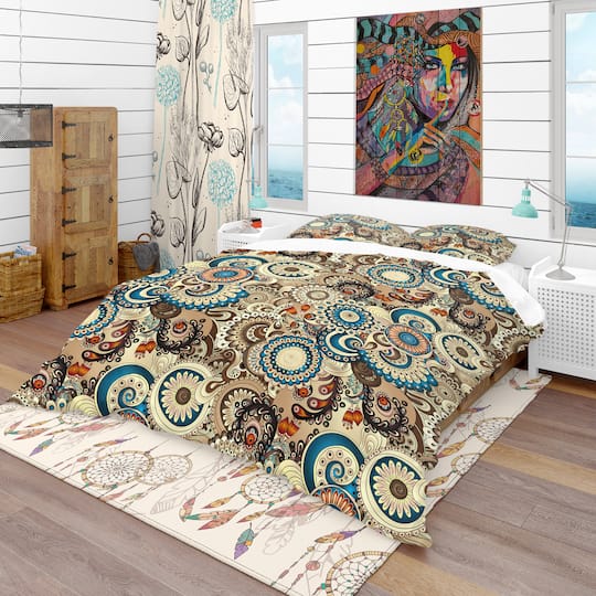 Designart 'Floral Pattern with Doodles & Cucumbers' Bohemian & Eclectic Bedding Set